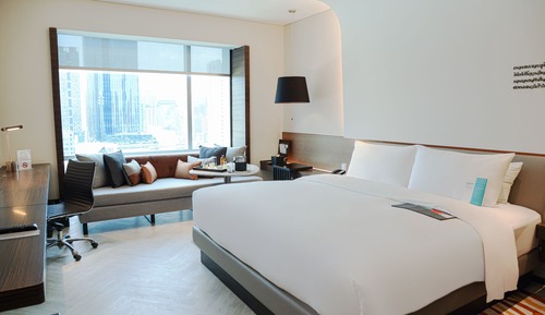 Habitación Deluxe, 1 cama de matrimonio grande, vistas a la ciudad