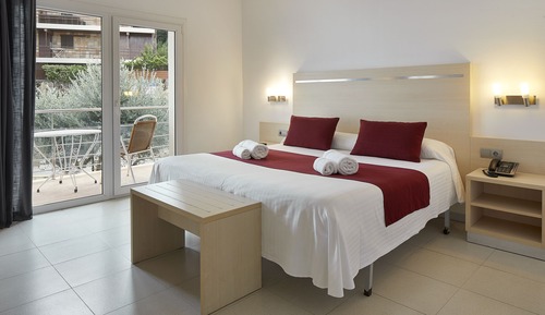Habitación estándar con 1 cama doble o 2 individuales, terraza