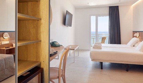 Habitación panorámica con 1 cama doble o 2 individuales, terraza, vistas a la playa