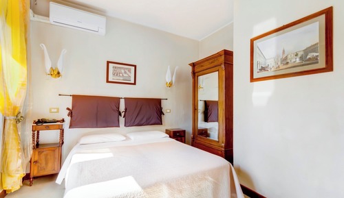 Small double room