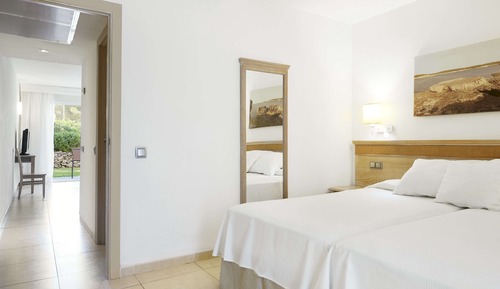 Habitación familiar, balcón, vistas al jardín
