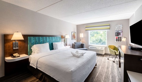 Estándar con cama de matrimonio King