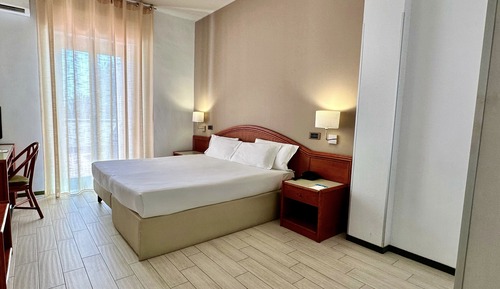 Habitación estándar con 1 cama doble o 2 individuales