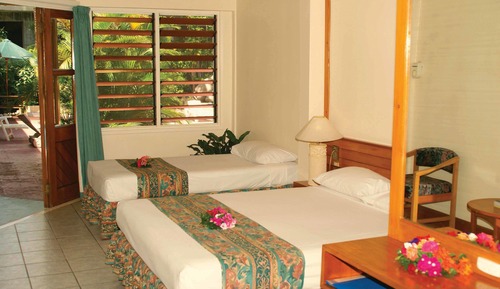 Habitación Deluxe (Poolside /Balcony )