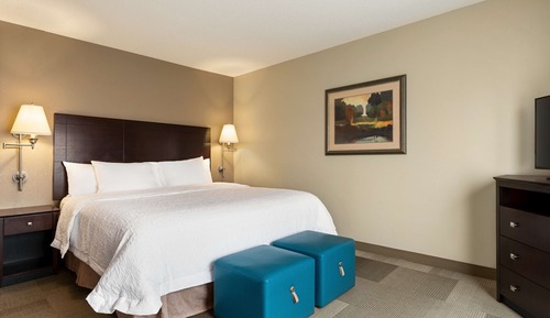 Estándar con cama de matrimonio King