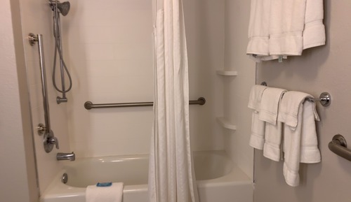 Habitación estándar, 1 cama de matrimonio grande (Mobility, Accessible Tub)