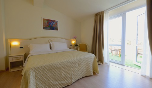 Suite (Prestige)