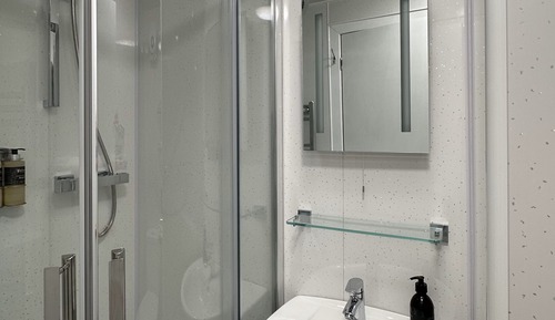 Habitación individual, baño privado, vistas al jardín (Room 10, 1st Floor)