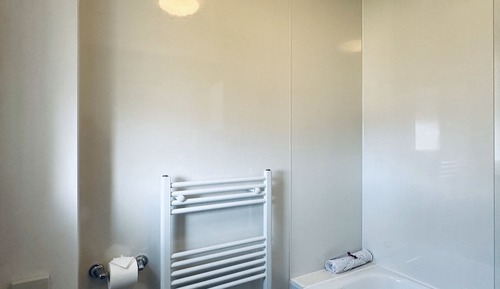 Habitación con 2 camas individuales, baño privado, planta baja (Room 4)