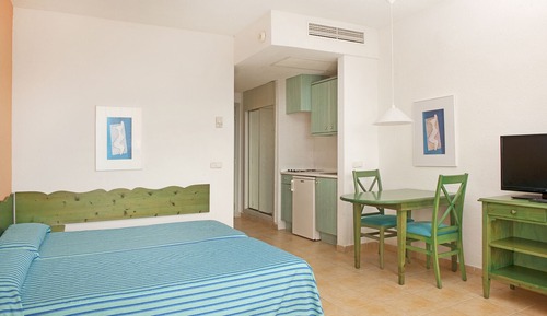 Estudio, vistas al mar