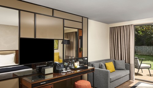 Suite, 1 cama doble, patio, vistas al jardín