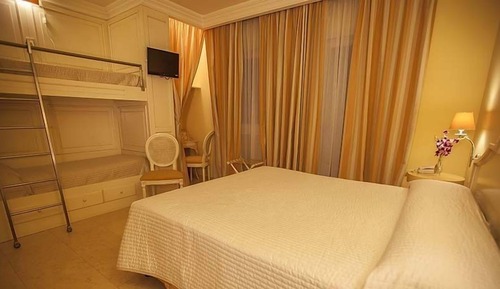 Habitación cuádruple estándar