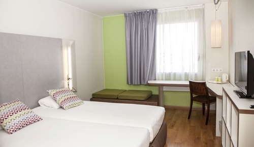 Habitación con 2 camas individuales
