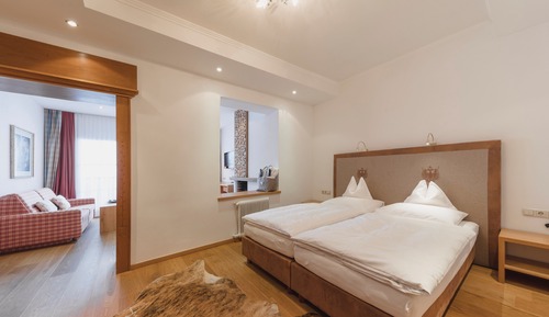 Habitación superior con 1 cama doble o 2 individuales (Kapall)