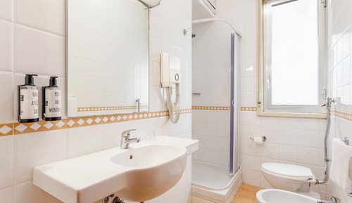 Habitación familiar (2 Bathrooms)