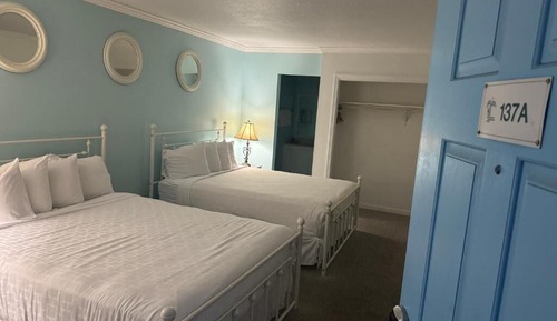 Double Room Economy