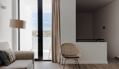 Duplex Suite, Land View