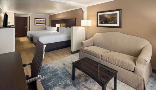 Suite estudio familiar, 2 camas de matrimonio, no fumadores
