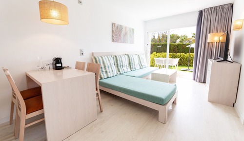 Premium One Bedroom Apartment Private Garden& Hydro
