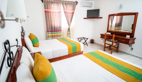Habitación estándar doble, 2 camas dobles