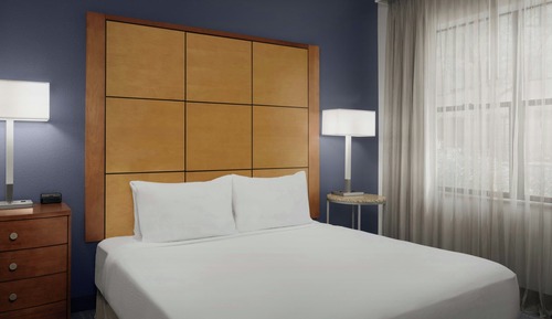 Estudio, 1 cama de matrimonio grande con sofá cama