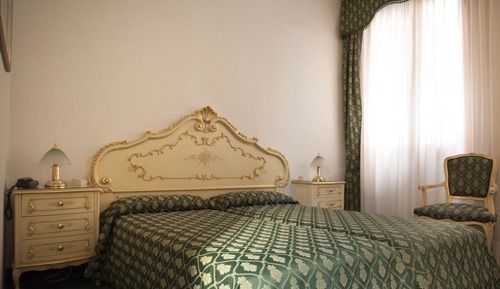 Habitación estándar con 1 cama doble o 2 individuales