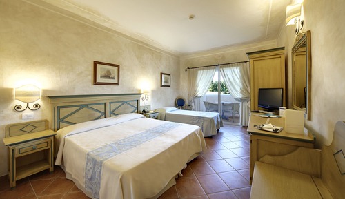 Habitación triple estándar, balcón, vistas al jardín