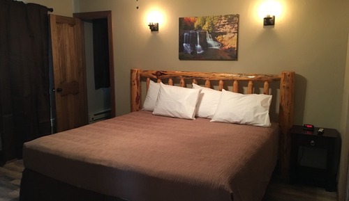 Two Medicine Suite, Ground Floor, No Pets; Remodeled 2018