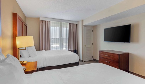 Suite, varias camas, no fumadores (2 Queen, 2 Person Sofa Bed)