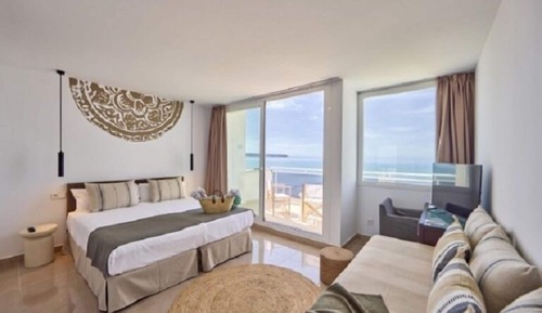Habitación triple, vistas al mar (Mandala)