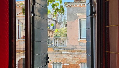 Habitación triple superior, vistas a la ciudad