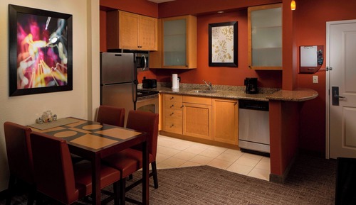 Suite, 2 habitaciones (Mobility/Hearing Access, Roll-In Shwr)