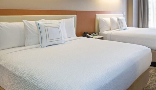 Suite, 2 camas de matrimonio, no fumadores (Mobility/Hearing Accessible, Tub)