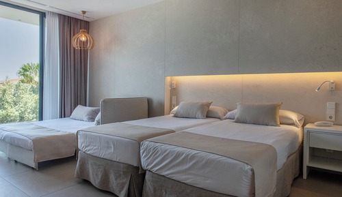 Suite junior, balcón