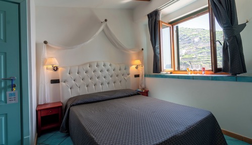 Habitación con 1 cama doble o 2 individuales, vistas al mar