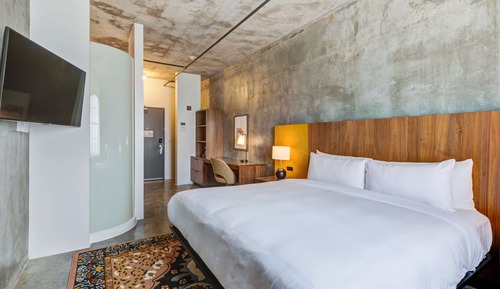 Habitación, 1 cama de matrimonio grande, accesible para personas con discapacidad (Roll-In Shower)