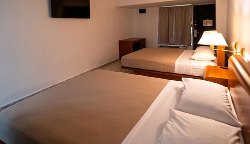 Habitación estándar doble, 2 camas dobles