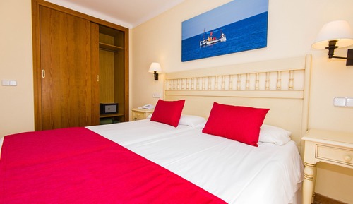 Habitación estándar doble (2 adultos + 1 niño)