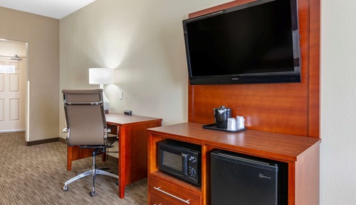 Suite, accesible para personas con discapacidad, no fumadores (2 Queen Beds & 1 Sofa Bed)