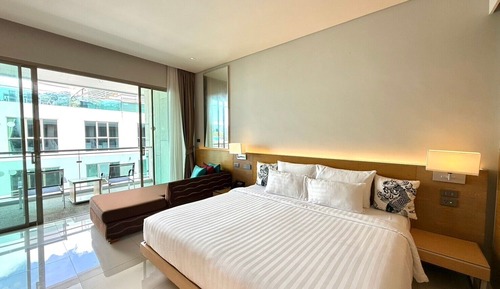Deluxe Urban Room King Bed