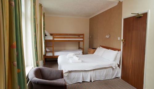 Habitación familiar (Double + Bunk)