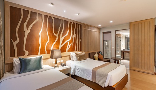 Habitación doble, acceso a la piscina, en la zona del jardín