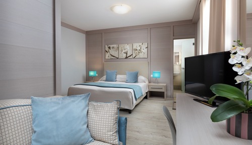 Habitación superior con 1 cama doble o 2 individuales