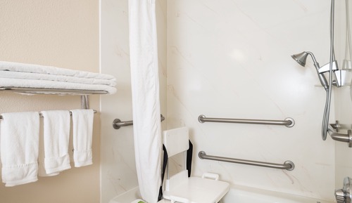 Habitación estándar, 2 camas de matrimonio, accesible para personas con discapacidad (Mobility Tub)