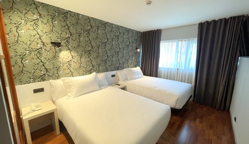 Apartamento estándar, varias camas, baño privado, vistas a la ciudad