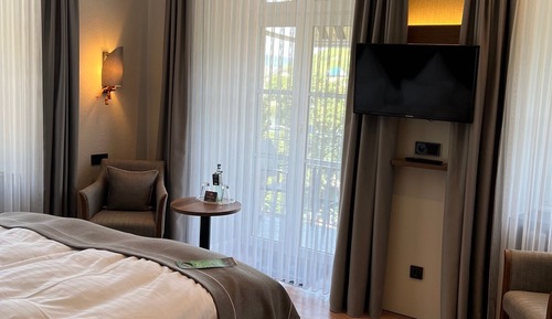 Habitación Confort doble, 1 cama de matrimonio, balcón, vistas al río