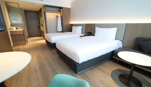 Habitación estándar, 2 camas dobles, vistas a la ciudad