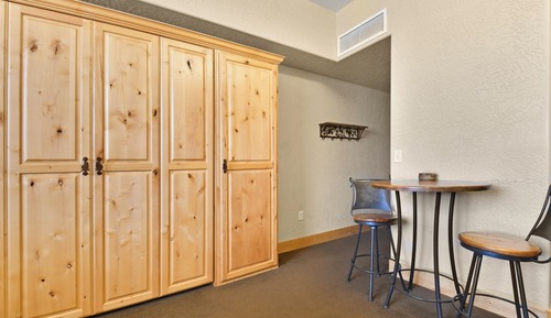 Estudio (Silverado Lodge, Murphy)
