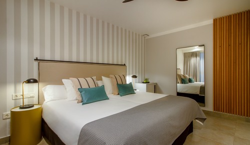 Habitación Estándard (sin terraza, con vista jardín interior)