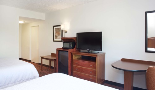 Habitación, 2 camas de matrimonio, accesible para personas con discapacidad, bañera (Mobility)